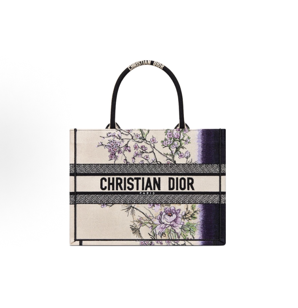  Dior
